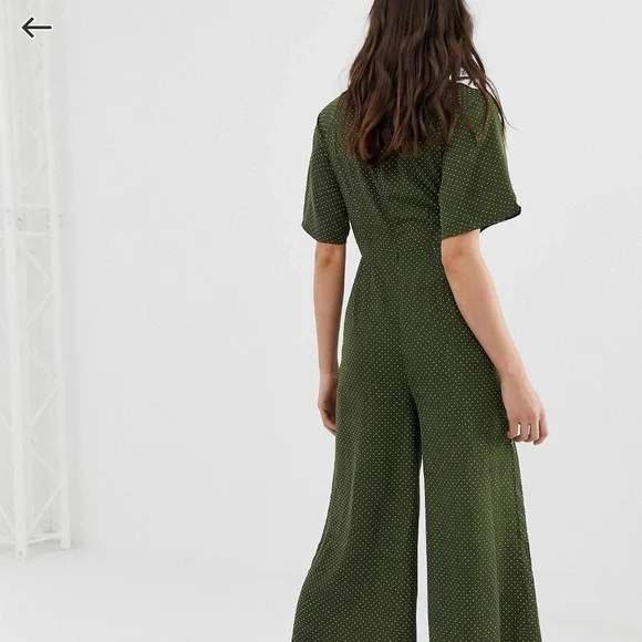 GORGEOUS TALL relaxed jumpsuit with tie front in a green with polka dots in US14 - Picture 3 of 10